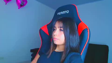 rousse_violet online show from September 2025 09:52:02 PM