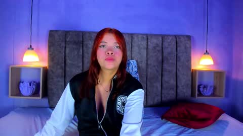 Snapshot of roussevyxen chatting on December 2025 01:05:02 PM Rousse online show from December 2025 01:05:02 PM