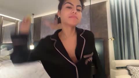 Roustar online show from November 2025 10:26:01 PM