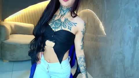 Roux  online show from November 2025 07:46:02 PM