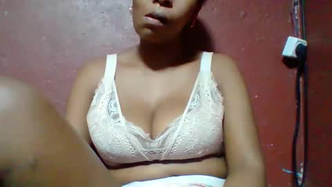 rovaelyah online show from February 2026 01:07:02 PM