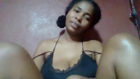 rovaelyah online show from April 2026 03:46:01 AM