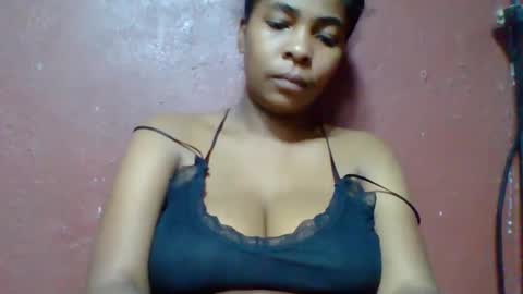 rovaelyah online show from May 2026 07:09:02 PM