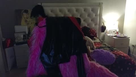 Snapshot of roxalanastar chatting on June 2026 06:43:02 PM Roxalana online show from June 2026 06:43:02 PM