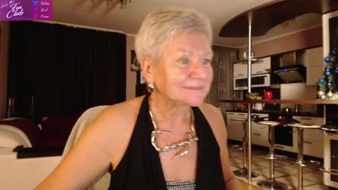 Snapshot of roxana_brooks chatting on December 2024 03:04:02 PM Roxana online show from December 2024 03:04:02 PM