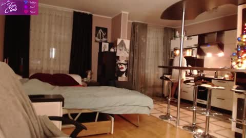 Snapshot of roxana_brooks chatting on December 2024 03:26:01 PM Roxana online show from December 2024 03:26:01 PM