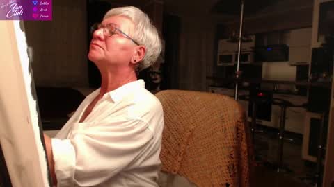 Snapshot of roxana_brooks chatting on January 2025 05:37:02 PM Roxana online show from January 2025 05:37:02 PM