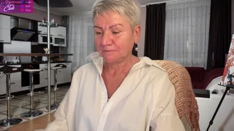 Snapshot of roxana_brooks chatting on January 2025 02:37:01 PM Roxana online show from January 2025 02:37:01 PM