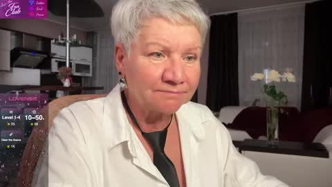 Snapshot of roxana_brooks chatting on January 2025 06:18:01 PM Roxana online show from January 2025 06:18:01 PM