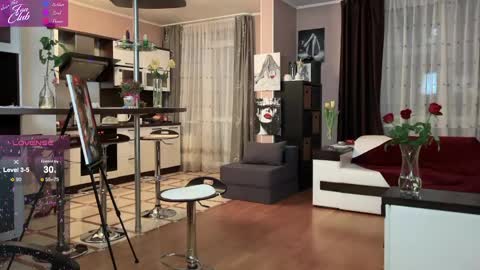 Snapshot of roxana_brooks chatting on February 2025 09:32:01 PM Roxana online show from February 2025 09:32:01 PM