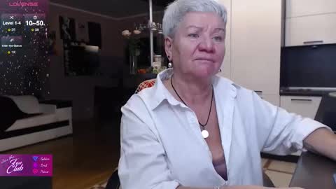 Snapshot of roxana_brooks chatting on October 2025 07:14:02 PM Roxana online show from October 2025 07:14:02 PM