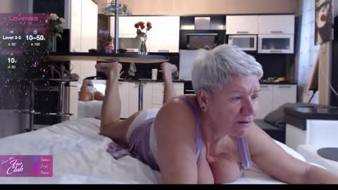 Snapshot of roxana_brooks chatting on October 2025 06:41:02 AM Roxana online show from October 2025 06:41:02 AM