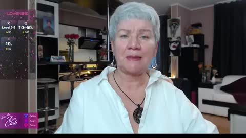 Snapshot of roxana_brooks chatting on November 2025 01:23:02 PM Roxana online show from November 2025 01:23:02 PM