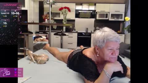 Snapshot of roxana_brooks chatting on November 2025 01:09:02 PM Roxana online show from November 2025 01:09:02 PM