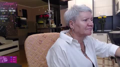 Snapshot of roxana_brooks chatting on November 2025 03:12:02 PM Roxana online show from November 2025 03:12:02 PM