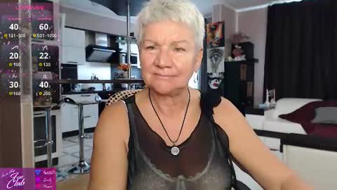 Snapshot of roxana_brooks chatting on June 2026 08:28:01 AM Roxana online show from June 2026 08:28:01 AM