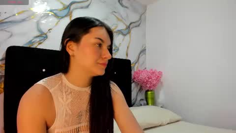 roxanaborns online show from July 2026 04:15:02 PM
