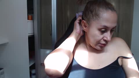 Snapshot of roxanalove7 chatting on January 2025 06:56:01 PM Roxana online show from January 2025 06:56:01 PM