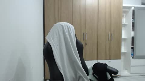 Snapshot of roxanalove7 chatting on December 2025 01:26:02 AM Roxana online show from December 2025 01:26:02 AM