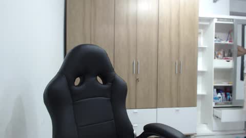 Snapshot of roxanalove7 chatting on December 2025 08:49:02 PM Roxana online show from December 2025 08:49:02 PM