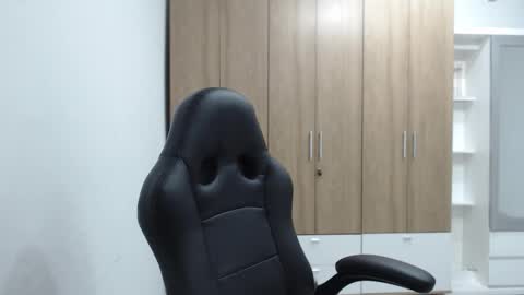 Snapshot of roxanalove7 chatting on December 2025 07:19:02 PM Roxana online show from December 2025 07:19:02 PM