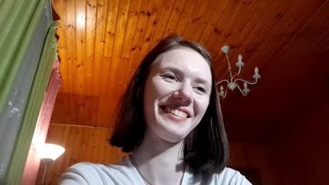 Mia online show from September 2025 03:38:01 PM