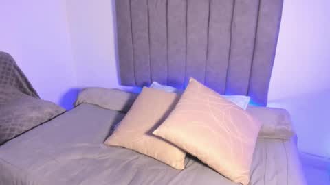 Snapshot of roxanedewalle chatting on November 2025 06:46:01 AM Roxane online show from November 2025 06:46:01 AM