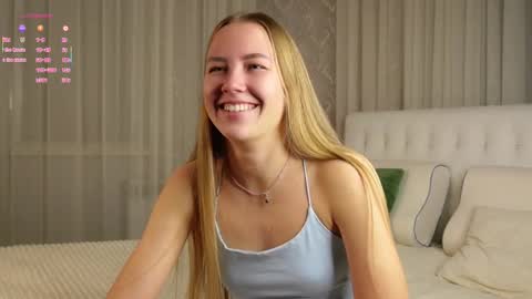 Snapshot of roxanelan chatting on October 2025 11:10:01 AM Anna Lokiss online show from October 2025 11:10:01 AM