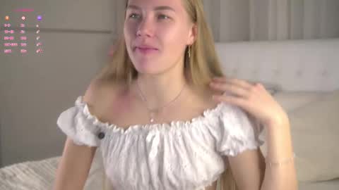 Snapshot of roxanelan chatting on November 2025 11:43:02 AM Anna Lokiss online show from November 2025 11:43:02 AM