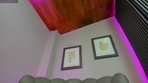 Snapshot of roxanna_moore2 chatting on May 2026 12:44:02 PM Roxanna online show from May 2026 12:44:02 PM