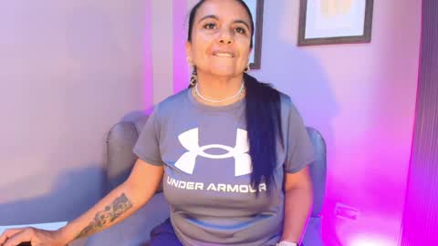 Snapshot of roxanna_moore2 chatting on May 2026 05:27:02 AM Roxanna online show from May 2026 05:27:02 AM