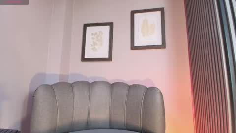 Snapshot of roxanna_moore2 chatting on May 2026 12:14:02 PM Roxanna online show from May 2026 12:14:02 PM