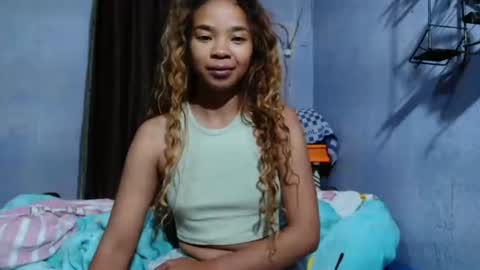 roxanne_98 online show from June 2026 03:18:02 AM