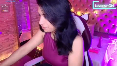 Snapshot of roxanne_han chatting on November 2025 11:44:01 AM roxanne_han online show from November 2025 11:44:01 AM