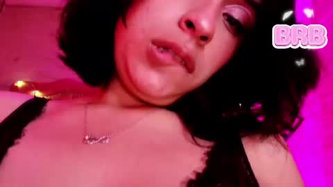 Snapshot of roxanne_han chatting on July 2026 12:01:01 PM roxanne_han online show from July 2026 12:01:01 PM
