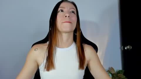 roxanne online show from April 2026 07:44:01 PM