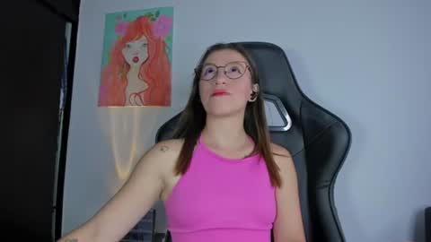 Snapshot of roxanne_jones1 chatting on July 2026 11:07:02 PM roxanne online show from July 2026 11:07:02 PM