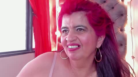 Snapshot of roxettemature chatting on January 2025 05:48:01 PM RoxetteMature online show from January 2025 05:48:01 PM