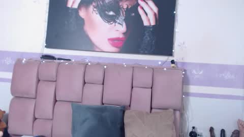 Snapshot of roxettemature chatting on November 2025 11:54:01 AM RoxetteMature online show from November 2025 11:54:01 AM