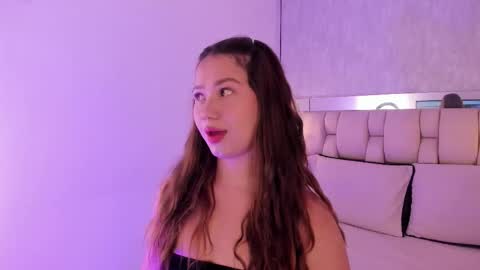 Snapshot of roxie_summers chatting on December 2025 07:40:02 PM Roxie online show from December 2025 07:40:02 PM