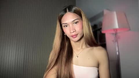 Snapshot of roxie_walton69x chatting on May 2026 08:25:02 PM Roxie online show from May 2026 08:25:02 PM