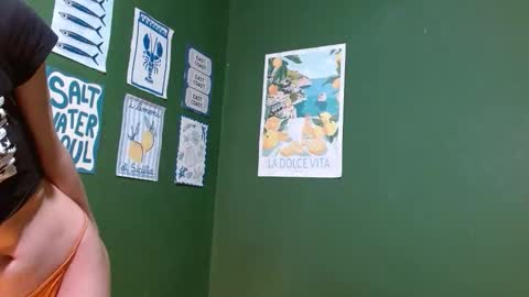 Roxie online show from October 2025 02:30:01 AM