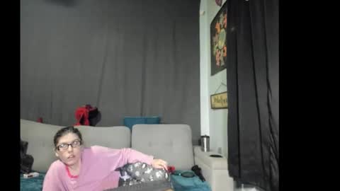 roxihazeleyes online show from November 2025 01:07:02 PM