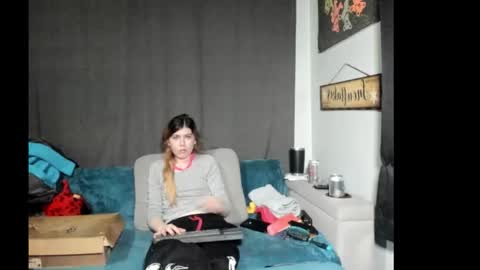 roxihazeleyes online show from January 2026 06:12:02 PM