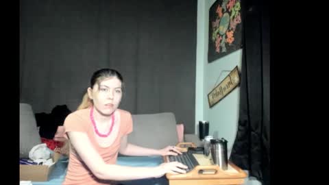 roxihazeleyes online show from March 2026 06:43:02 AM