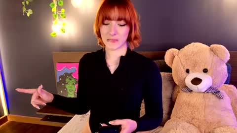 Snapshot of roxxxevelvet chatting on June 2026 01:41:02 AM Roxx IG online show from June 2026 01:41:02 AM