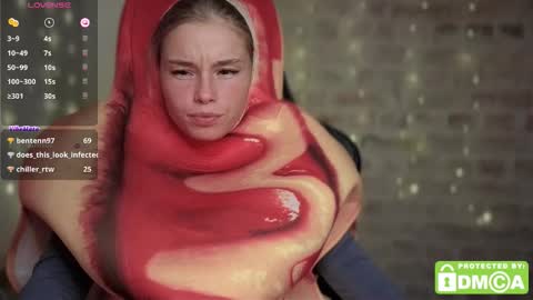 Snapshot of roxxxie_reid chatting on November 2025 09:15:01 PM Roxieex ABBY online show from November 2025 09:15:01 PM