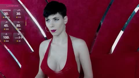 Snapshot of roxxy_rouge chatting on December 2025 05:40:02 PM Roxy online show from December 2025 05:40:02 PM