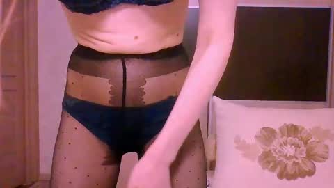 Roxxy Wharton online show from April 2026 06:10:01 PM