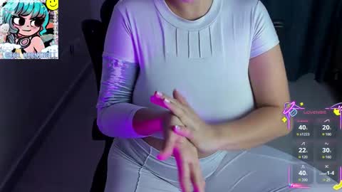 Snapshot of roxy_clark chatting on November 2025 08:13:02 AM Annah online show from November 2025 08:13:02 AM